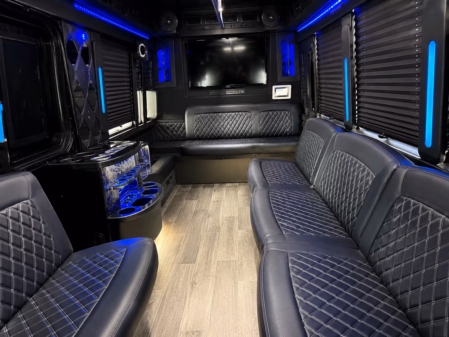Scottsdale Winery Tour & Pub Crawl Transportation party bus exterior